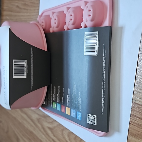 Silicone Zone Piggy Pans - Picture 3 of 3